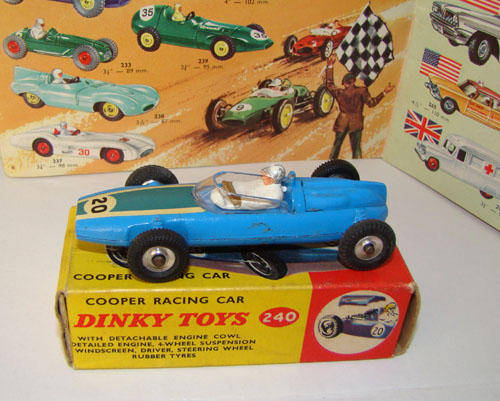 Dinky MODEL Cooper racing car 240 + BOX.