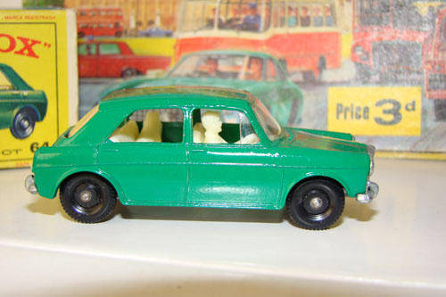 MATCHBOX MG 1100 MODEL MB 64b + BOX.