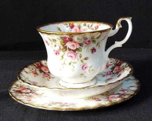 4x Lovely Royal Albert Cottage Garden Trio's /bid per trio