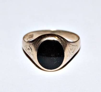 DM84Sale Stunning Vintage 9ct Gold & Onyx Signet Ring 4.8 Grams @@@ Crazy Low R1 Start