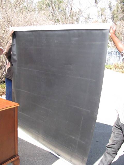 DM84Sale VERY LARGE RETRACTABLE PROJECTOR SCREEN .. A PARROT PRODUCT@@@ Crazy Low R1 Start