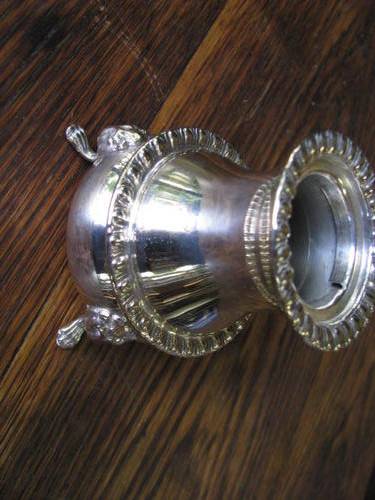 A STUNNING SMALL VASE OR TOOTHPICK HOLDER ON PAW FEET WITH LION HEAD DETAIL