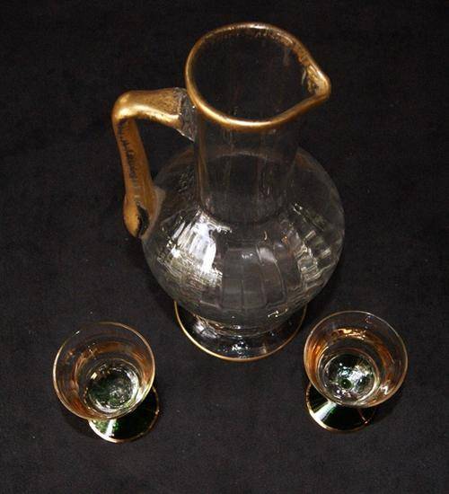 SIMPLY GORGEOUS GILT EDGED DECANTER WITH 2 HANDCUT GILT GLASSES@@@CRAZY R1 START