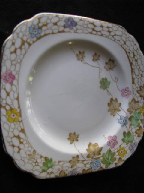 A BEAUTIFUL TUSCAN WARE ENGLAND CAKE SERVING PLATTER..... 1930'S-40'S