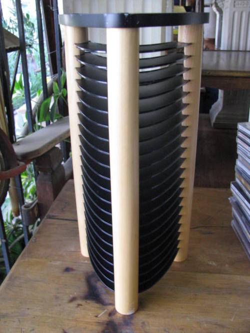 STUNNING CD RACK IN VERY GOOD CONDITION @@@@CRRAAZZY R1 START..