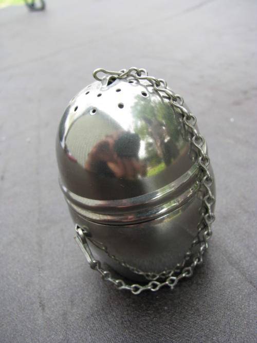 A VINTAGE TEA LEAF INFUSER...... SUCH A LOVELY UNUSUAL ITEM @CRAZY R1 START