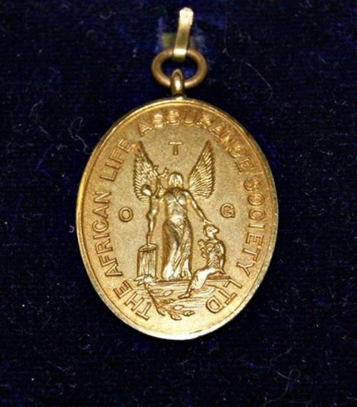 9ct GOLD MEDAL 7.4g...  @@@ CRAZY R1 START