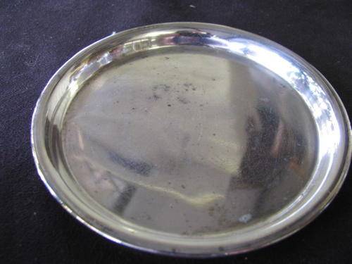 A VINTAGE ROUND TRAY  @ CRAZY R1 START