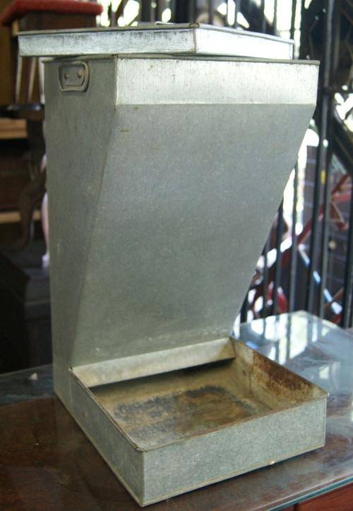 Metal Mielie Bin with Lid