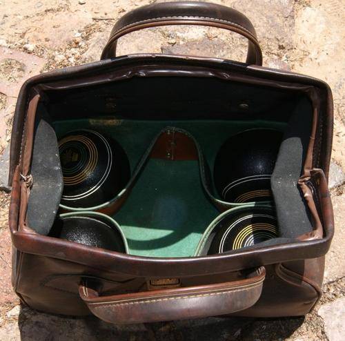 Vintage Henselite Bowls 4 x Ball Set with Leather Bag