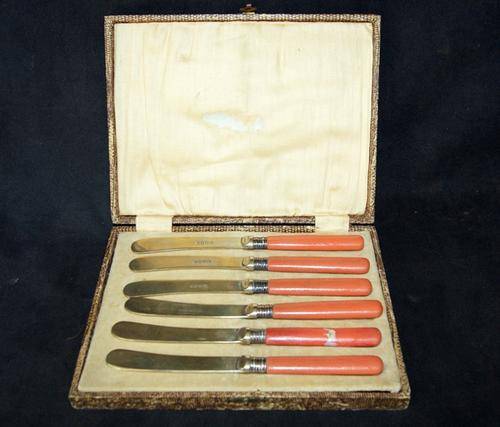 STUNNING SET OF 6 BUTTER KNIVES WITH CORAL HANDLES @@@ CRAAZZYYY R1 START