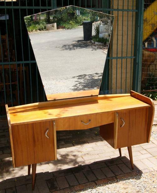 Vintage Art Deco Mirrored Glass Top Dressing Table