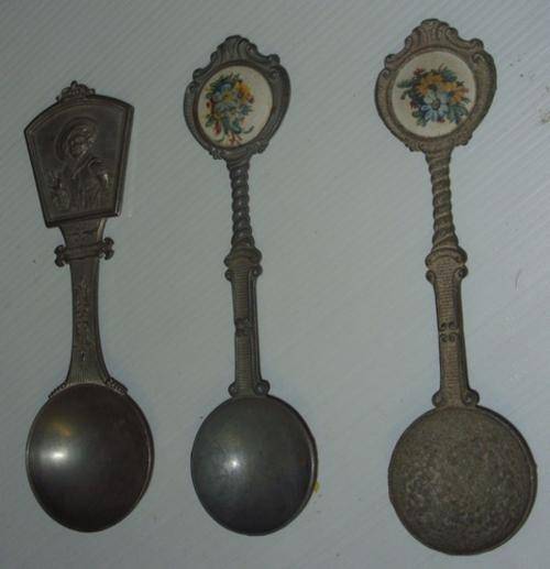 ^$^$^$^$^$^$^$ 3 x assorted pewter caddy spoons ^$^$^$^$^$^$^$