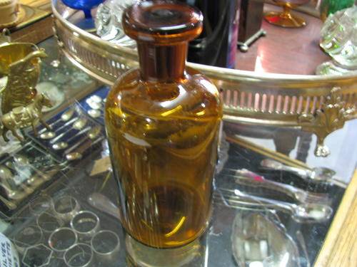 &@$ BROWN GLASS PHARMACISTS BOTTLE WITH STOPPER .&@$