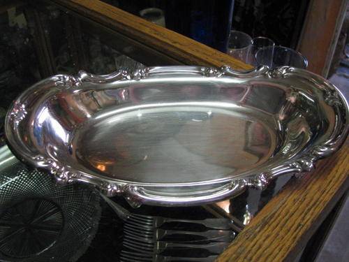 LOVELY SERVING/SNACK DISH
