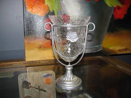 %%%% A GORGEOUS VASE IN  STAND WITH VINE LEAF DETAIL;  %%%%