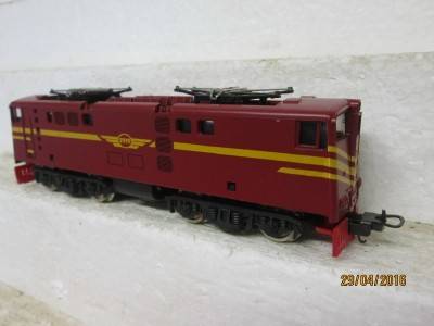 HO SCALE: SAR LIMA RED 5E ELECTRIC LOCO DUMMY - LOT 794H