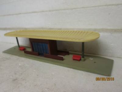 HO SCALE : LIMA STATION PLATFORM - LOT 236J