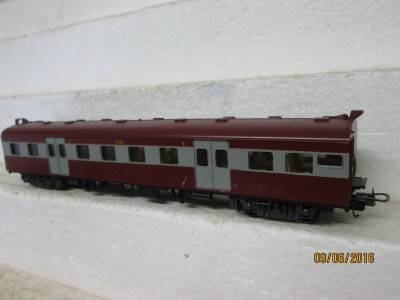 HO SCALE : LIMA SAR THIRD CLASS SUBURBAN COACH - LOT 263J