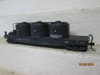 HO SCALE : SAR XBJ 3-POT CEMENT TANKER - LOT 312J