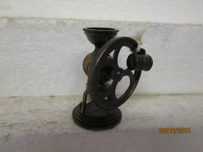 SMALL OLD WATER PUMP WITH CUP - LOT 402J