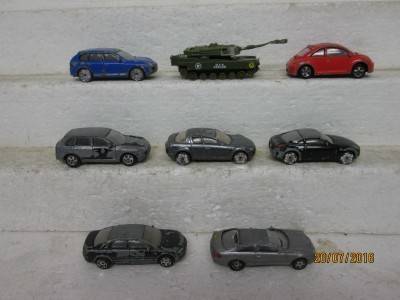 DIE-CAST x8 REALTOY CARS - LOT 479J