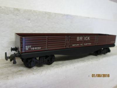 HO/OO SCALE : TRIX TWIN RAILWAY BRICK 50T OPEN GOODS (Reduced to clear) - LOT 885J