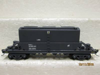 HO SCALE SAR FKD LIME CLOSED HOPPER (SPOORNET) - LOT 752K