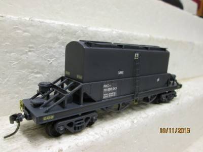 HO SCALE SAR FKD LIME CLOSED HOPPER (SPOORNET) - LOT 752K