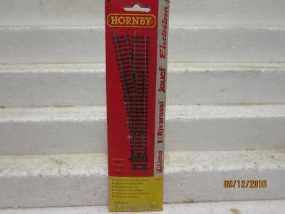 HO/OO SCALE : HORNBY EXPRESS LEFT HAND POINT R8077 - LOT 967K