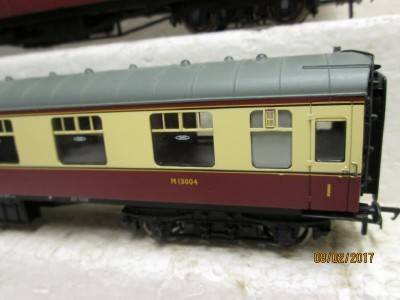 OO SCALE : BACHMANN x3 BR MK1 PASSENGER COACHES - LOT 486L