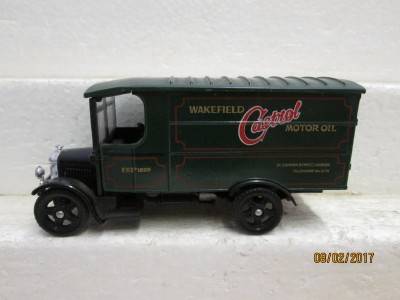 DIE CAST : CORGI : CASTROL MOTOR OIL VAN - LOT 551L