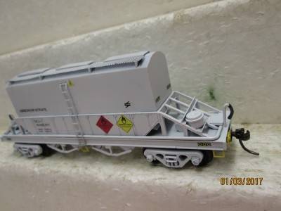 HO SCALE SAR/SPOORNET AMMONIUM NITRATE QCJ HOPPER - LOT 805L