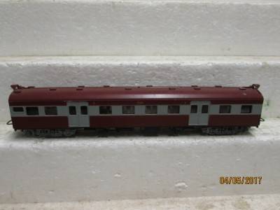 HO SCALE : LIMA SAR THIRD CLASS SUBURBAN COACH - LOT 261M