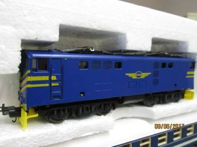 HO SCALE: SAR LIMA BLUE TRAIN SET - LOT 688M