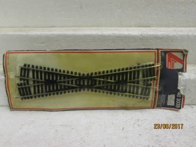 HO/OO SCALE : LIMA 18 DEGREE LEFT CROSSING (NICKEL SILVER) - LOT 894M