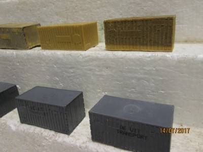 HO/OO SCALE : x8 CONTAINERS - LOT 502N
