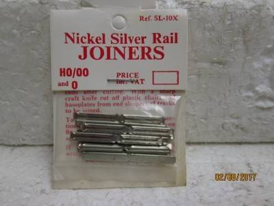 HO/OO SCALE : PECO NICKEL SILVER RAIL JOINERS x24 SL-10X - LOT 984N