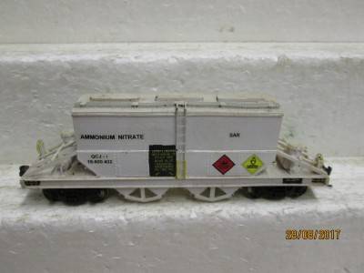 HO SCALE : SAR QCJ AMMONIUM NITRATE HOPPER - LOT 191P