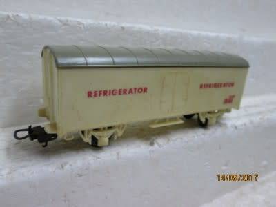 HO SCALE : LIMA SAR REFRIGERATOR CAR - LOT 495P