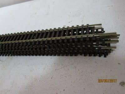 HO/OO SCALE : PECO FLEXI-TRACK x8 (CODE 100) - LOT 595P