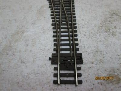 HO/OO SCALE : PECO LEFT HAND POINT - LOT 600P