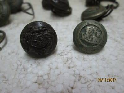 OLD SAR METAL RAILWAY BUTTONS x 37 (Reduced to clear) - LOT 111Q