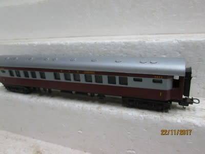 HO SCALE : LIMA SAR TRANS-KAROO FIRST CLASS COACH - LOT 233Q