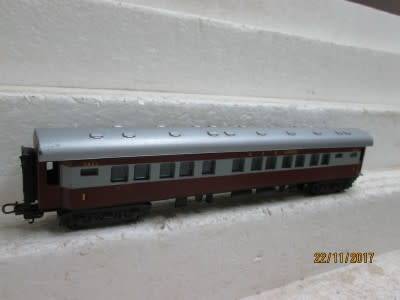 HO SCALE : LIMA SAR TRANS-KAROO FIRST CLASS COACH - LOT 233Q