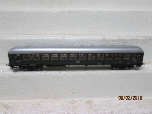 HO SCALE : LIMA DB SECOND CLASS COACH - LOT 361R