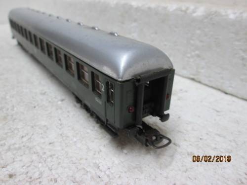 HO SCALE : LIMA DB SECOND CLASS COACH - LOT 361R