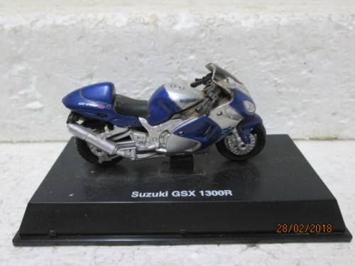 DIE-CAST 1:32 SCALE SUZUKI GSX 1300R - LOT 549R