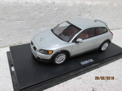 DIE CAST : MOTORART VOLVO C30 (1:43 SCALE) - LOT 560R