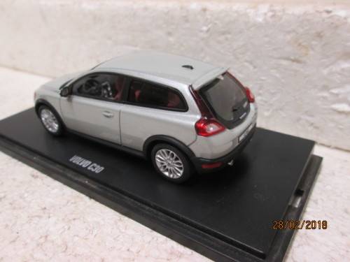 DIE CAST : MOTORART VOLVO C30 (1:43 SCALE) - LOT 560R